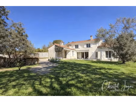 vente maison 8 pièces 276 m² la rochelle (17000)