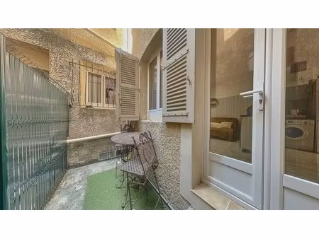 appartement avignon 2 pièce(s) 33 m2 - coeur de ville  climatisation  cour  1er etg