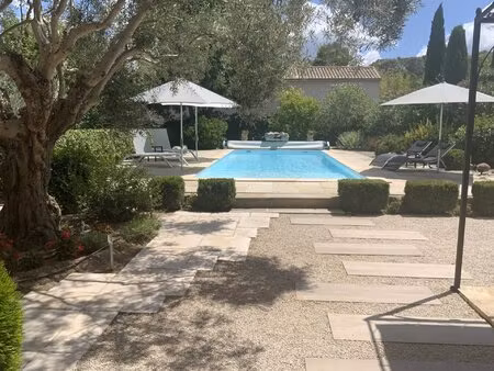 a 4 km d' uzès  villa au calme avec piscine.