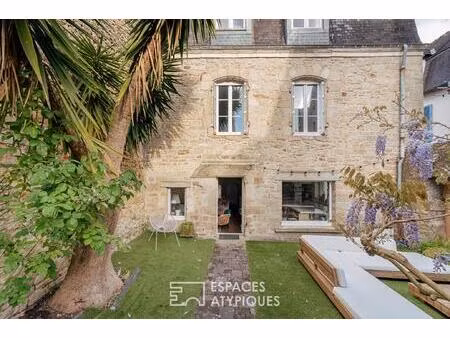 maison de caractère avec jardin intime à proximité du port