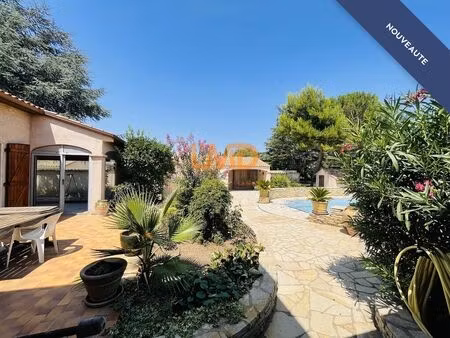 propriété t5 avec piscine  parc  garages