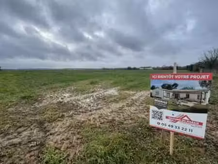 vente terrain à échiré (79410) : à vendre / échiré