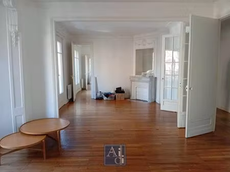 appartement de luxe de 2 chambres en location à saint-germain  odéon  monnaie  paris  île-