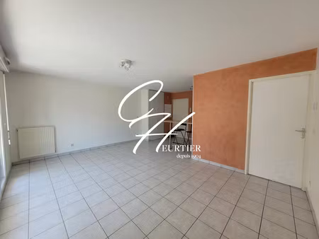 location appartement 2 pièces 46m2 grenoble 38100 - 716 € - surface privée
