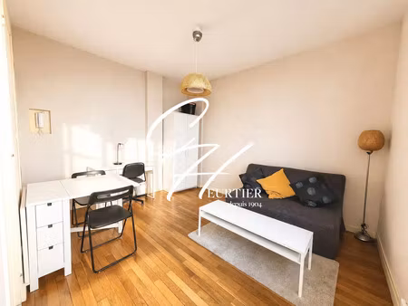 location appartement 1 pièces 17m2 grenoble 38100 - 337 € - surface privée
