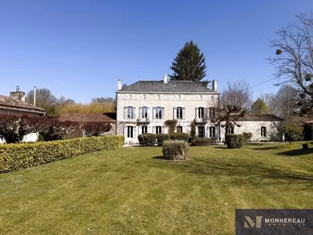 maison de maitre avec grandes dependances