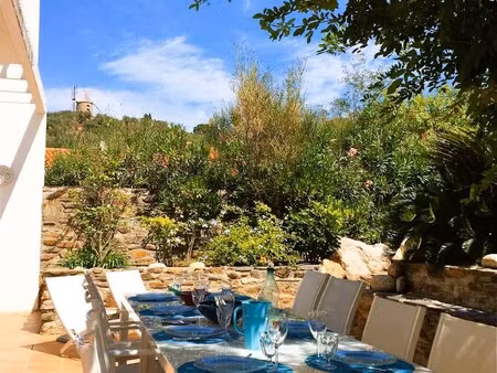 villa d'exception avec 4 chambres et jardin paysagé