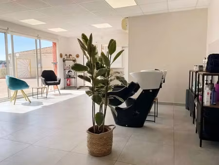 location commerce 52 m² à le crès (34920)