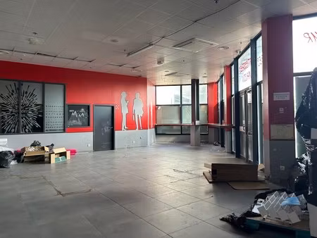 location commerce mâcon 71000 386m²