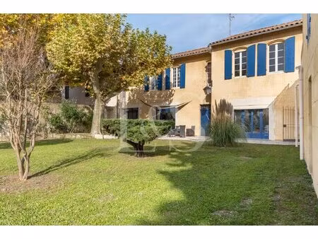 ancien couvent rénové avec dépendances et piscine en campagne du vaucluse  proche avignon