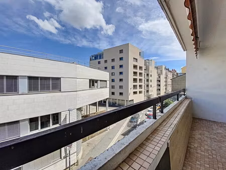 location appartement 3 pièces 64 m² à villeurbanne (69100)