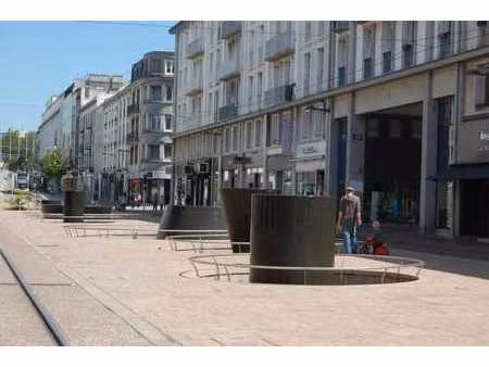 location commerce 107 m² à brest (29200)
