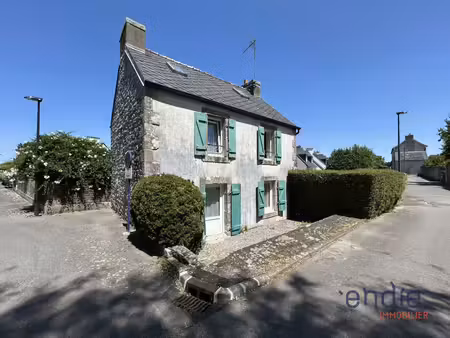 maison en pierre au coeur du bourg de saint-évarzec beau potentiel
