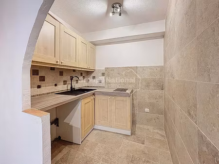 location appartement 2 pièces 34.5 m² à callian (83440)  550 €