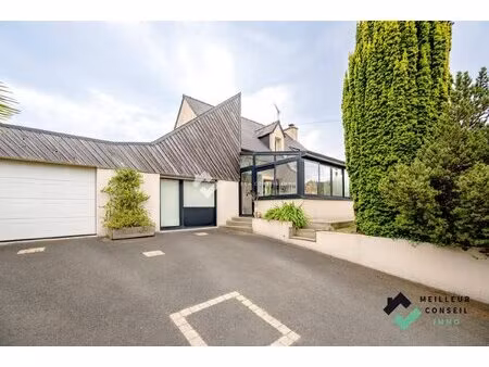 exclusivité maison familiale au coeur du bourg d'hillion