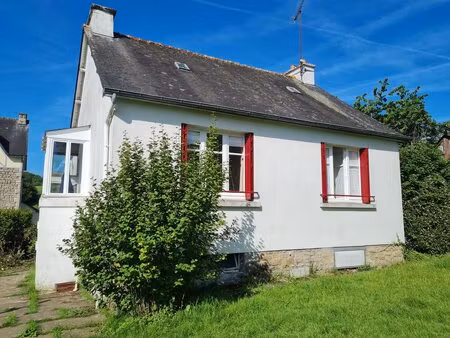 à vendre à la cheze maison située à pied du bourg