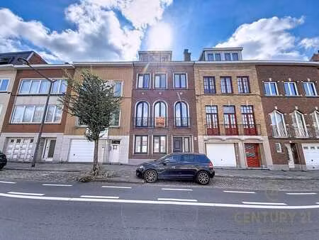 maison 5 chambres avec jardin idéalement située à schaerbeek