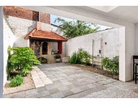 maison unifamiliale rénovée avec 3 chambres et jardin de vil