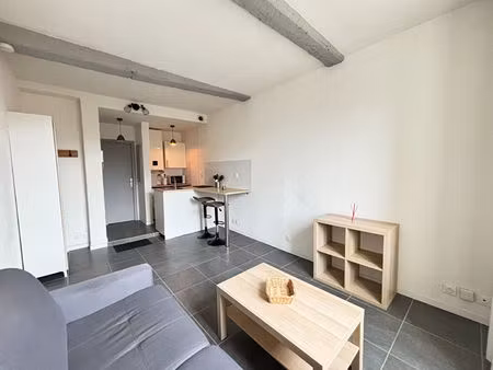 toulon place d'armes studio meublé 21 m²