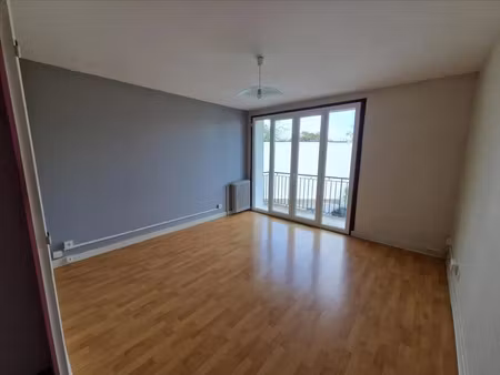 location appartement 3 pièces 63 m² à riom (63200)