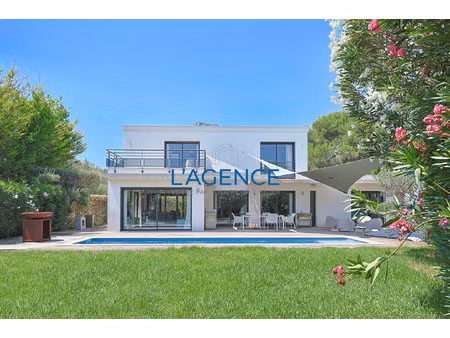 villa de luxe à vendre dans le quartier les nartieres