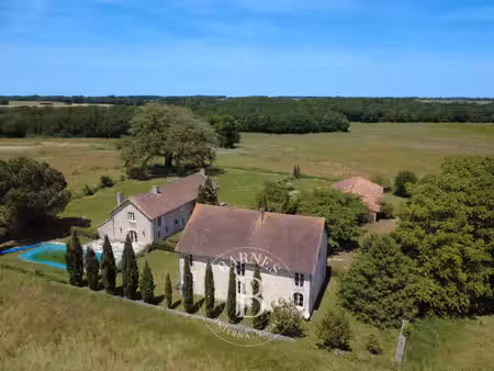 maison de luxe à vendre à saint-savin