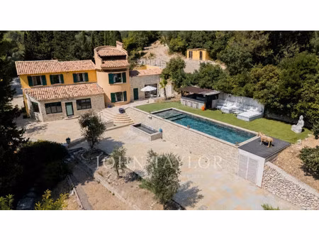 maison de luxe à vendre dans le quartier golf-embus-enco de botte-bellons