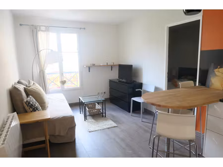 2 pièces meublé avec goût centre ville poissy