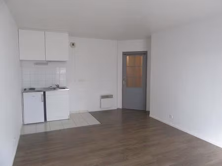 studio avec balcon à louer