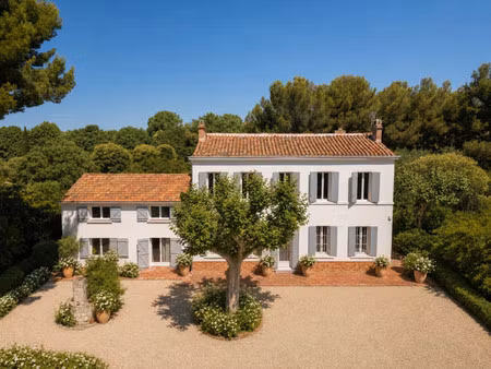 ferme à vendre dans le quartier saint mitre