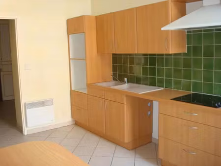 location appartement 4 pièces 99 m² à draguignan (83300)