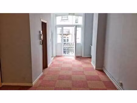 appartement 1 chambre dans le quartier diamant / plasky