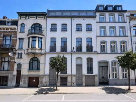 place brugmann: superbe duplex penthouse avec deux terrasses