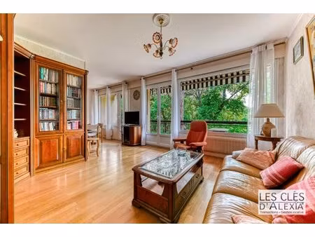 t3 traversant est/ouest 78 29 m² /balcon / garage