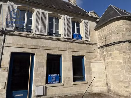 local rénové - 163 m2 - villers-cotterêts - vitrine sur rue !