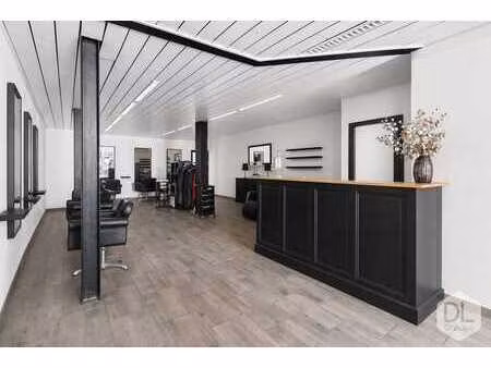 magnifique commerce de 221 m² au centre ville d'antoing