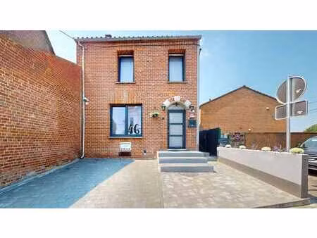 magnifique maison rénovée avec materiaux haut de gamme. chau