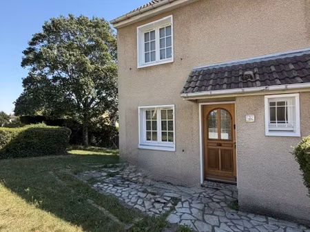 pavillon semi mitoyen 3 chambres  garage  jardin et sous sol