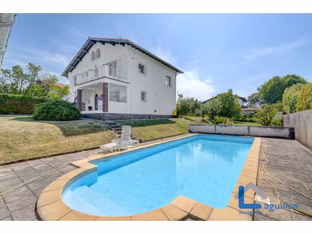 maison de 170m2 comprenant deux appartements t3
