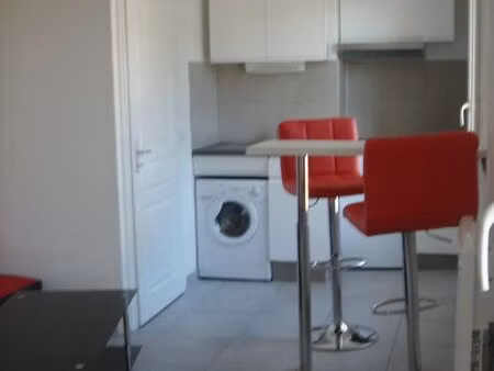 a 200 m de l’iut  idéal etudiant ou jeune actif  studio meublé
