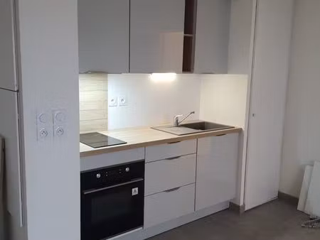 t2 proche centre-ville avec balcon