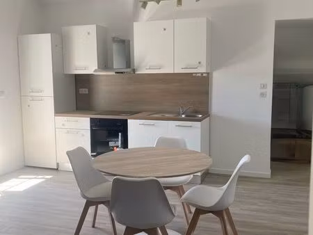 f2 - 40 m2 - entièrement rénové et meublé
