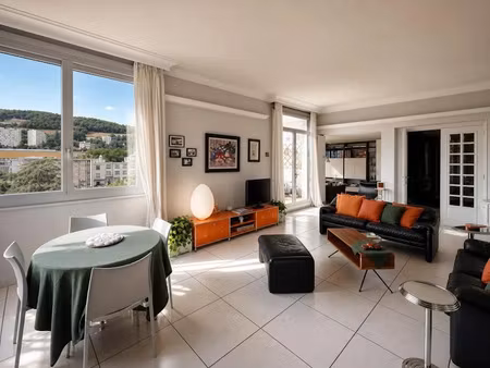 vente appartement 5 pièces 174 m² à saint-etienne (42000)  245 000 €