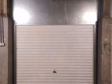 box/garage sécurisé proche aéroport