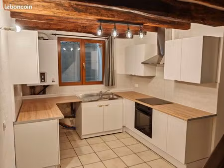 maison 80 m² en pierre - t5 - 4 chambres - dpe c
