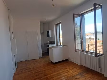 appartement t2 rénové de 28 m² – quartier saint-alyre – clermont-ferrand (63000)