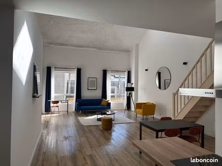 très grand loft t3 ( tv  internet  parking  piscine intérieure et salle sport)