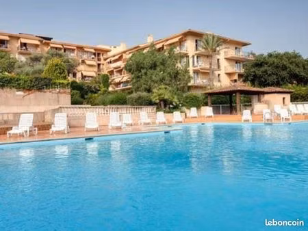 a louer saint-tropez 26m2 + terrasse 8m2 + parking