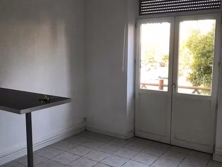 t1 29m2-balcon (7m2) carré de soie/l bonnevay