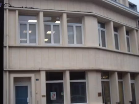 appartement en rdch avec cour
